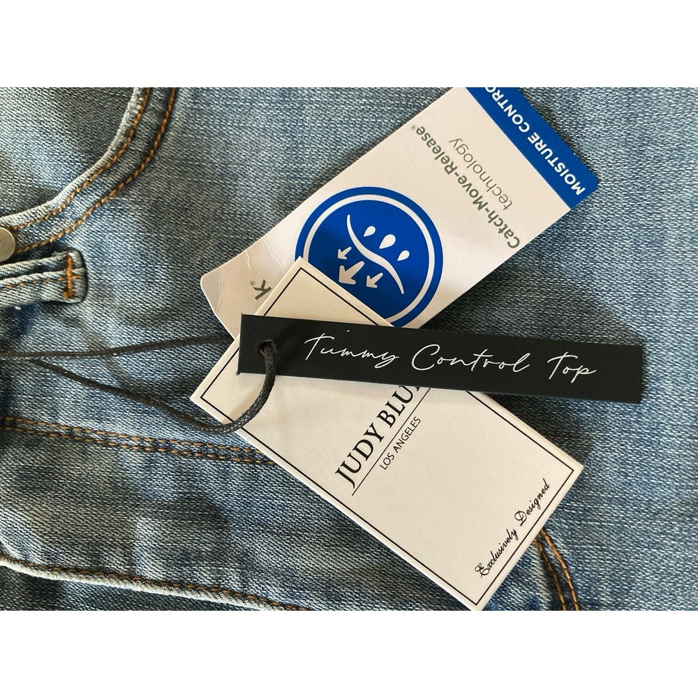 Judy Blue Shorts NWT Women's Size Large High Waist Tummy Moisture Control Denim - Picture 4 of 16